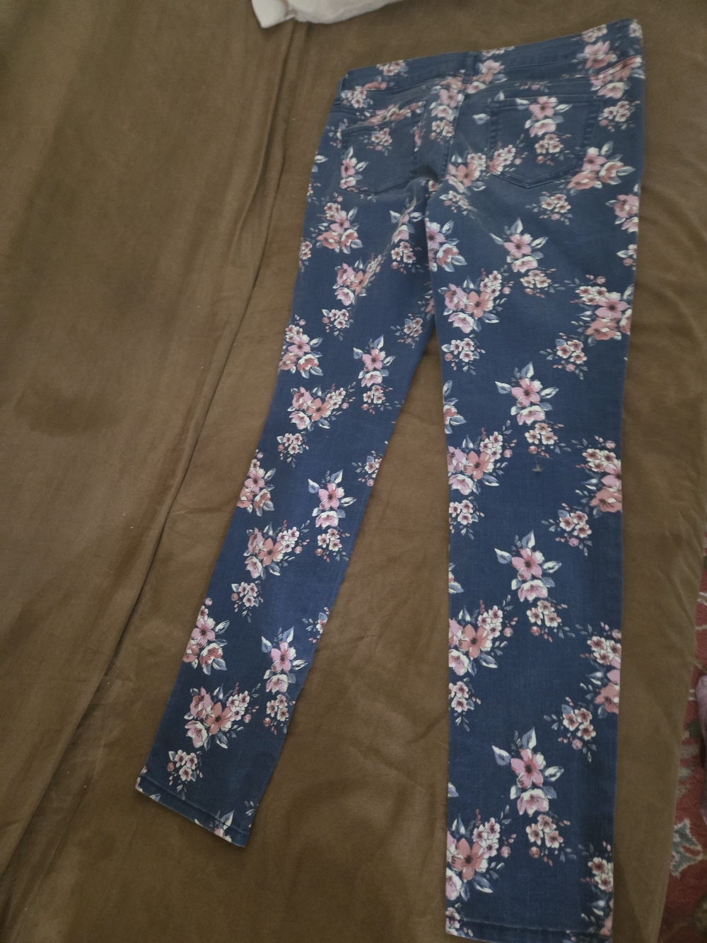 Aeropostale Ashley Ultra Skinny Blue Jeans with White Floral Print